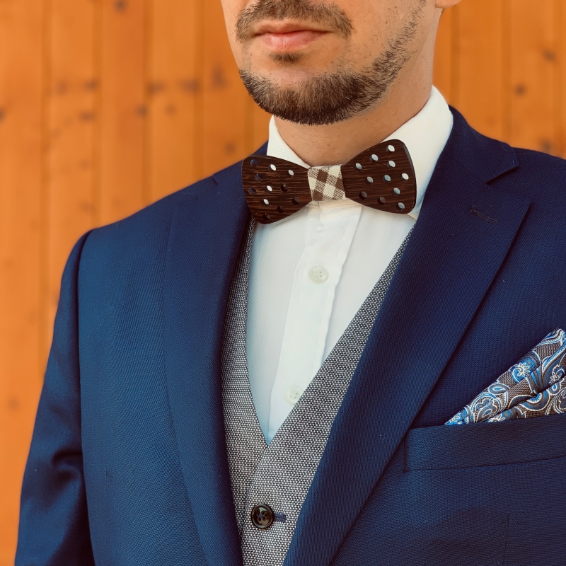 Dřevěný pánský motýlek Small Dot Kostky 