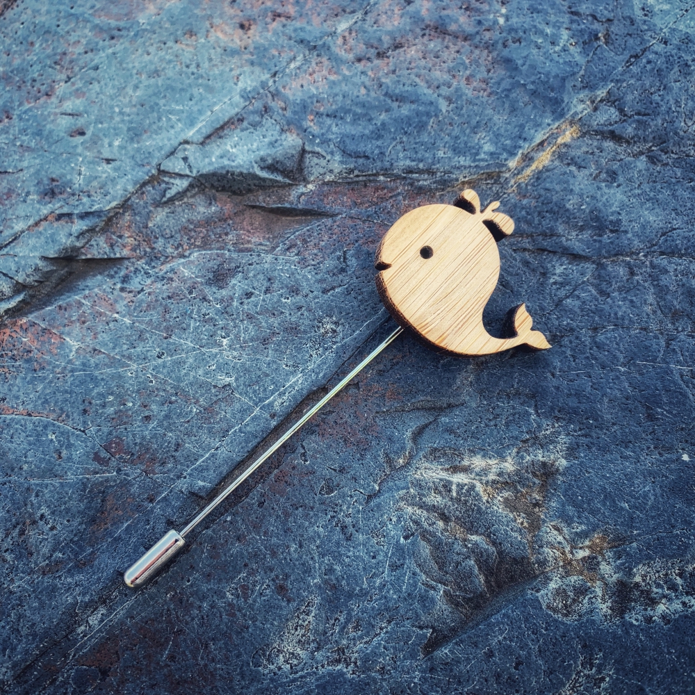 Dřevěná brož Velryba 