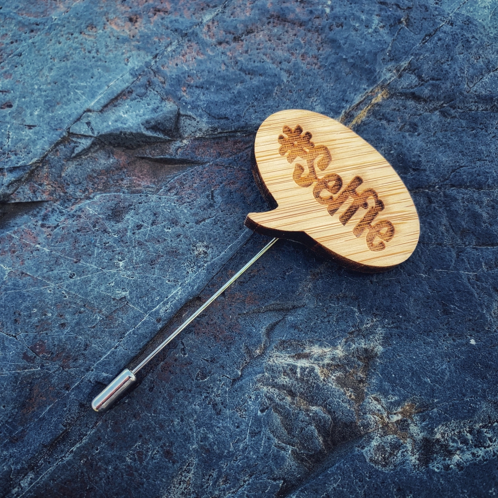 Dřevěná brož Selfie 