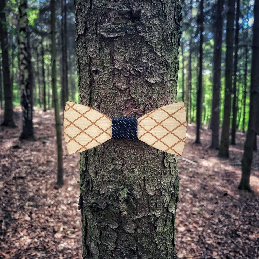 Dřevěný pánský motýlek Mříž denim