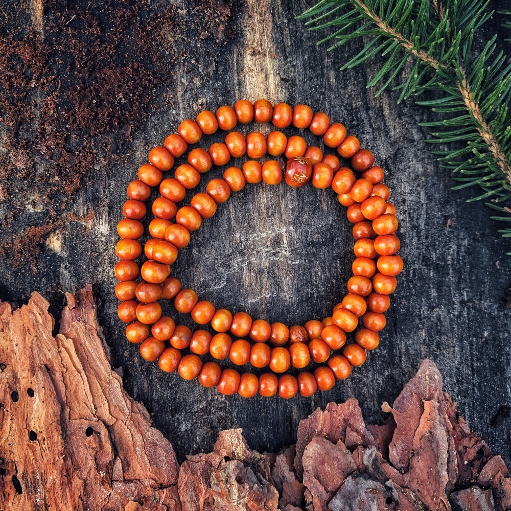 Světle hnědý náramek Buddhistické korále 