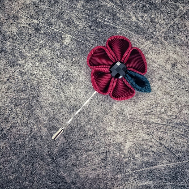 Rudo - zelená brož Arrow Color