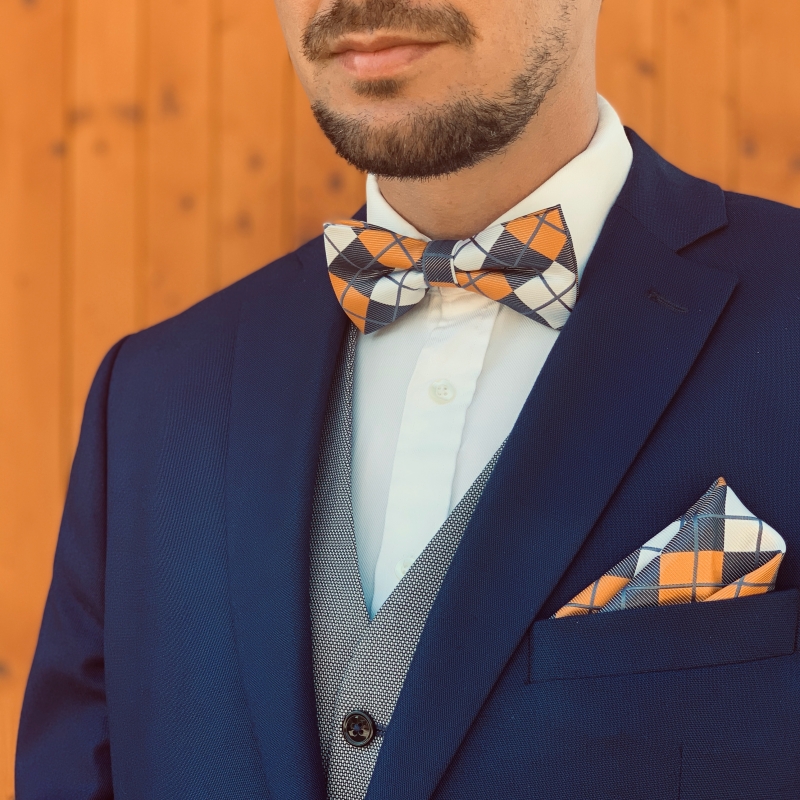 Oranžovo - modrý set - motýlek + kapesník + manžetové knoflíčky Kostky 