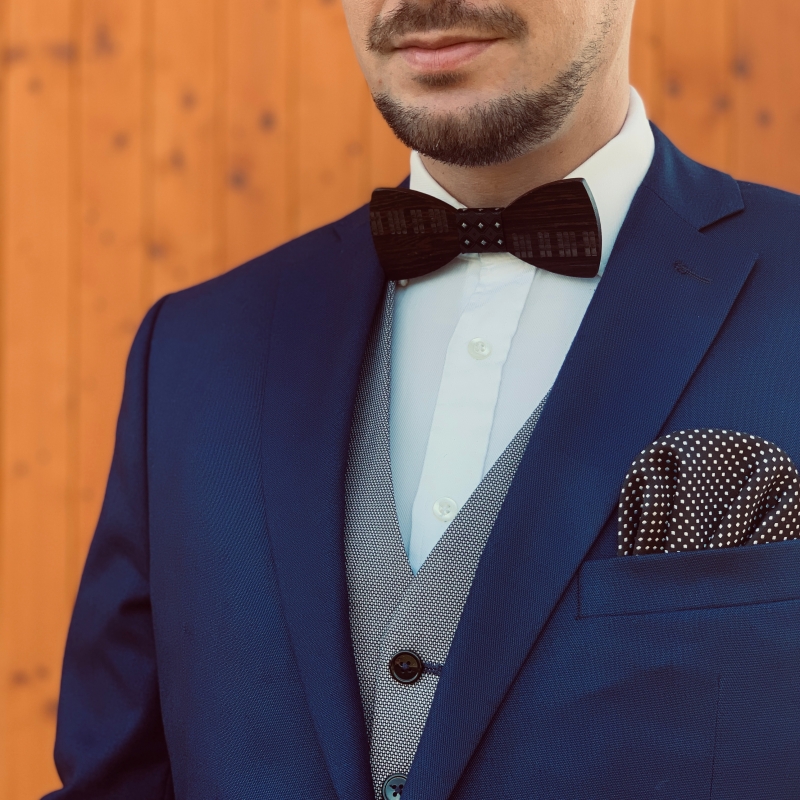 Dřevěný pánský motýlek Piano klávesy Hvězdy černé wenge