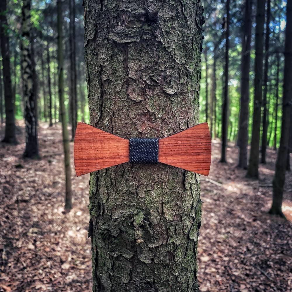 Dřevěný pánský motýlek Slim Black Denim I.