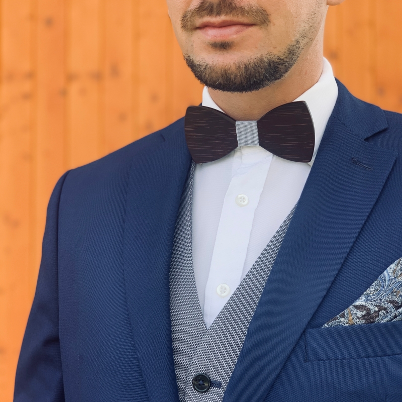 Dřevěný pánský motýlek Mahoosive Classic WHT-BLK