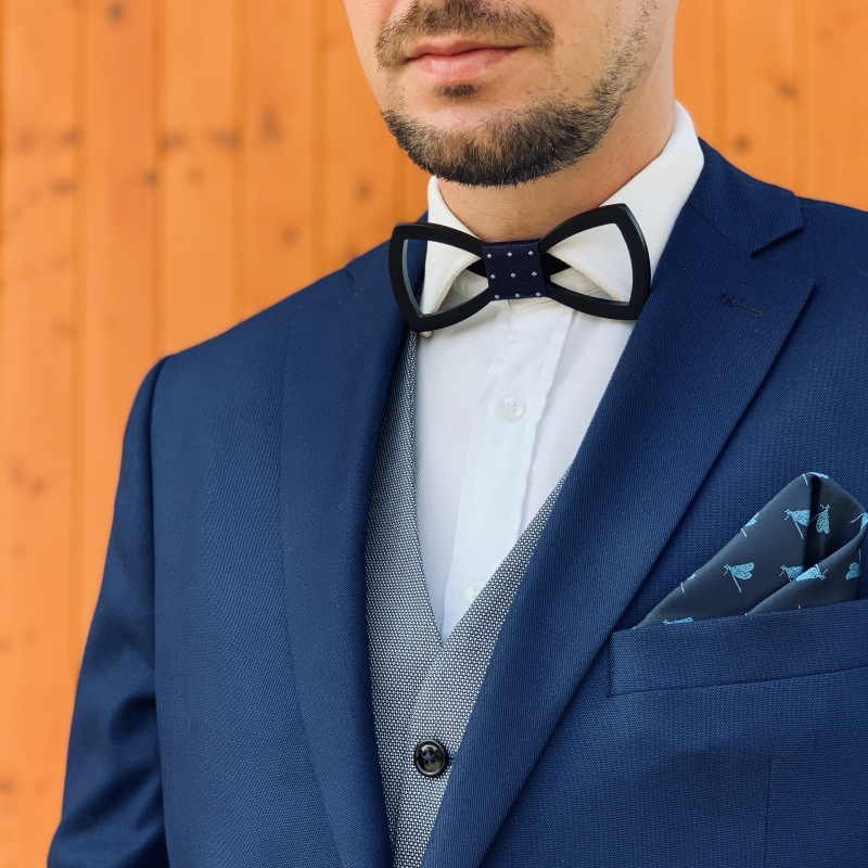 Dřevěný pánský motýlek Mahoosive černá Vrtule - dot