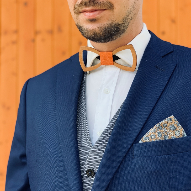 Dřevěný pánský motýlek Mahoosive Vrtule - orange 