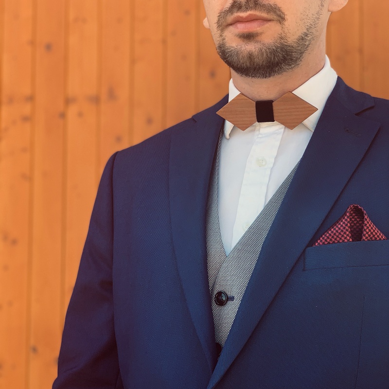 Dřevěný pánský motýlek Mahoosive Sharp - black