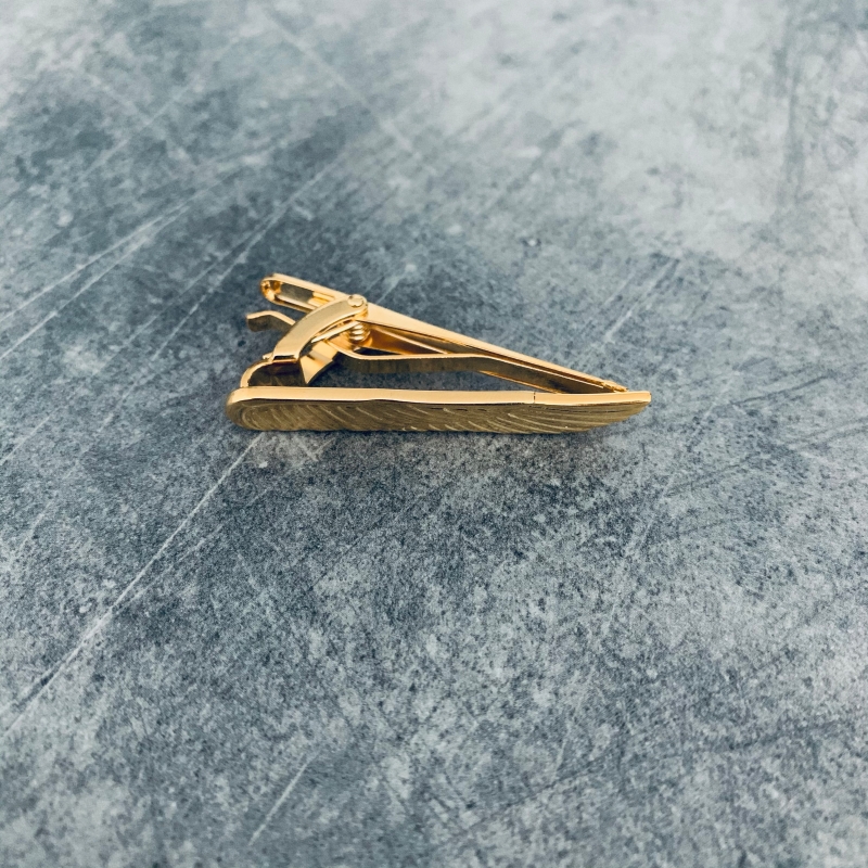 Zlatá spona na kravatu Andělské křídlo