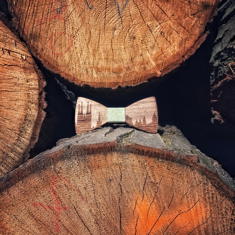 Dřevěný pánský motýlek Mahoosive Barcelona 