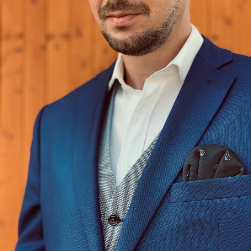 Černý kapesník do saka Skulls 