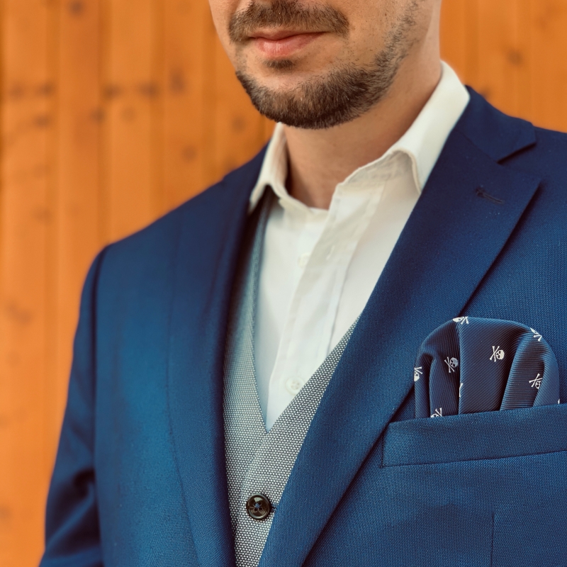 Modrý kapesník do saka Skulls 