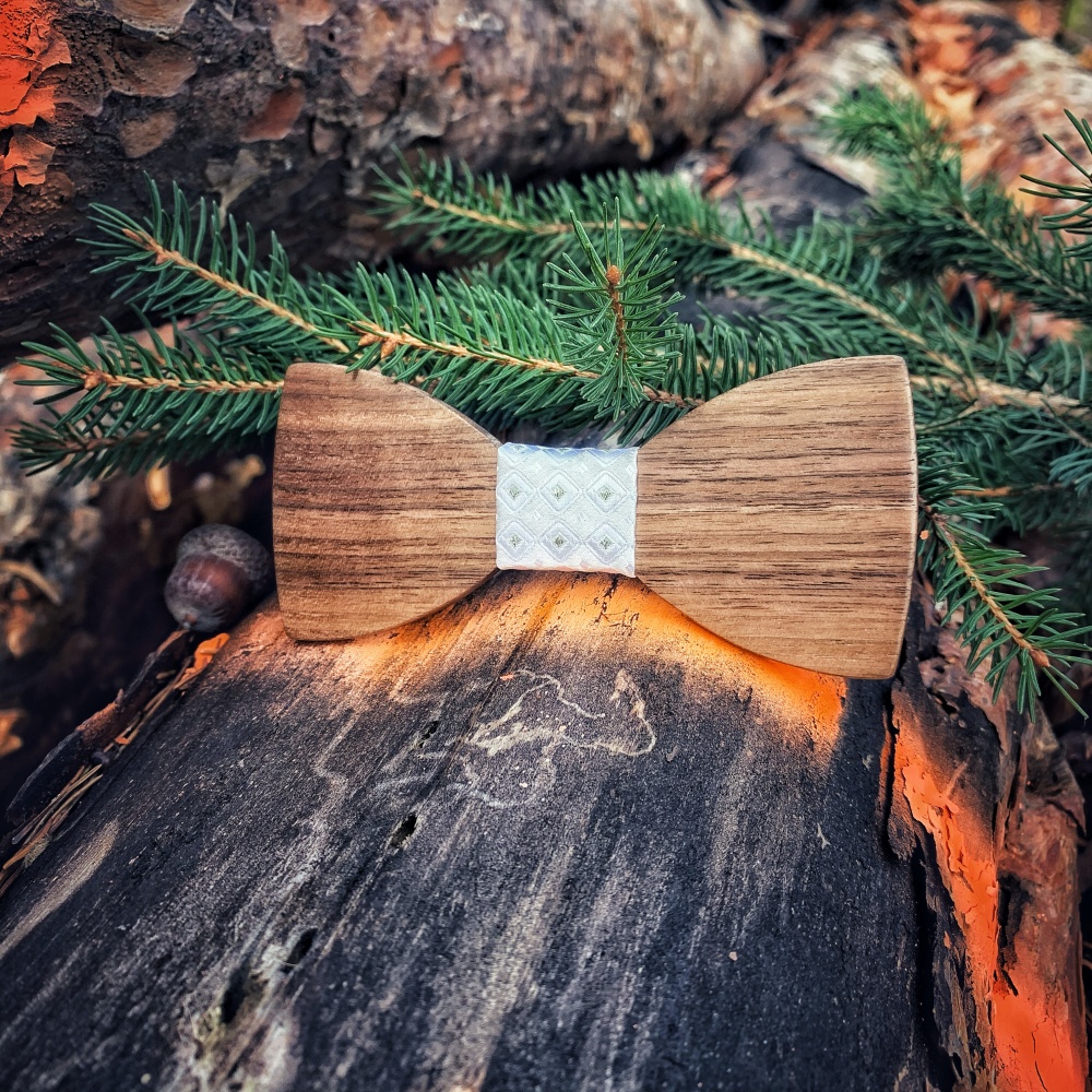 Dřevěný pánský set - motýlek Classic white Stars + kapesník 