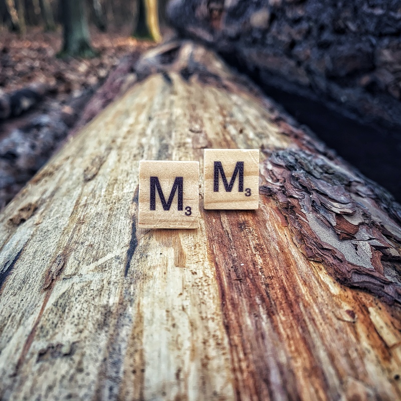 Dřevěné manžetové knoflíčky Scrabble písmeno M 