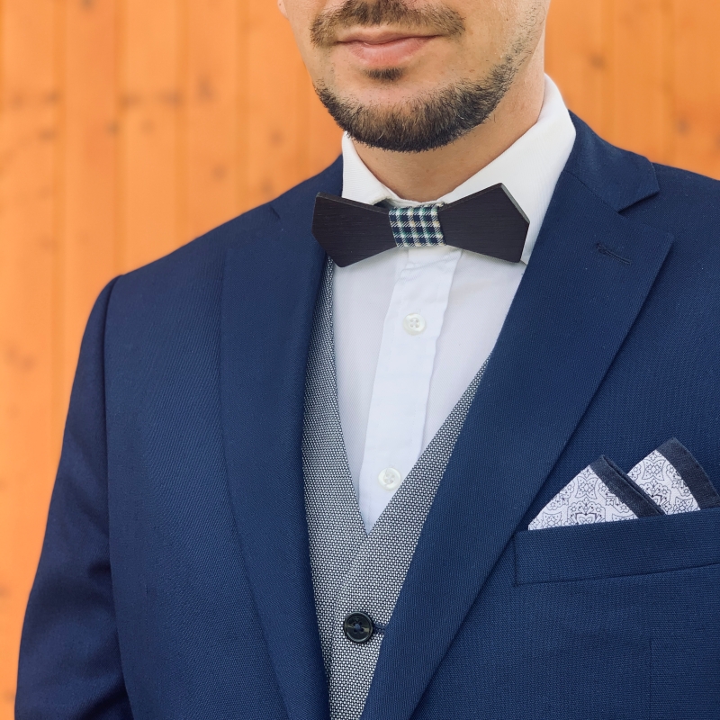 Dřevěný pánský motýlek Slim Kostičky 