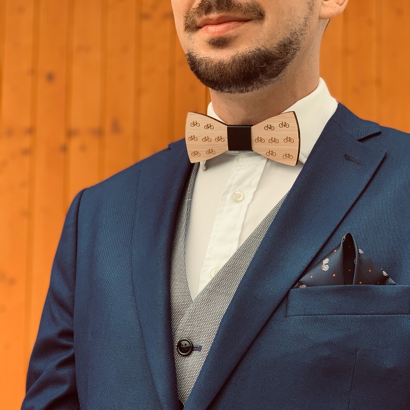 Modrý kapesník do saka Kočár
