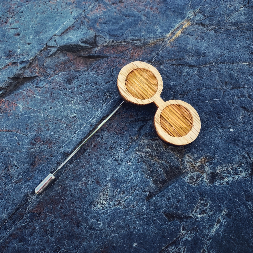 Dřevěná brož Kulaté retro brýle 