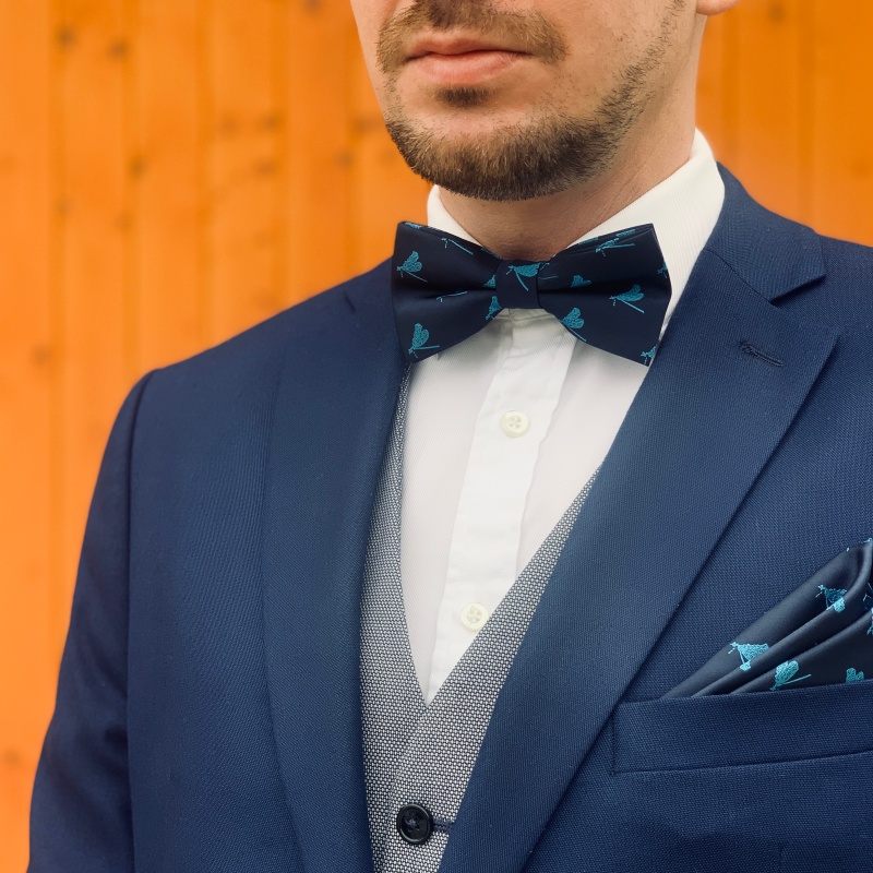 Modrý kapesník do saka Vážka 