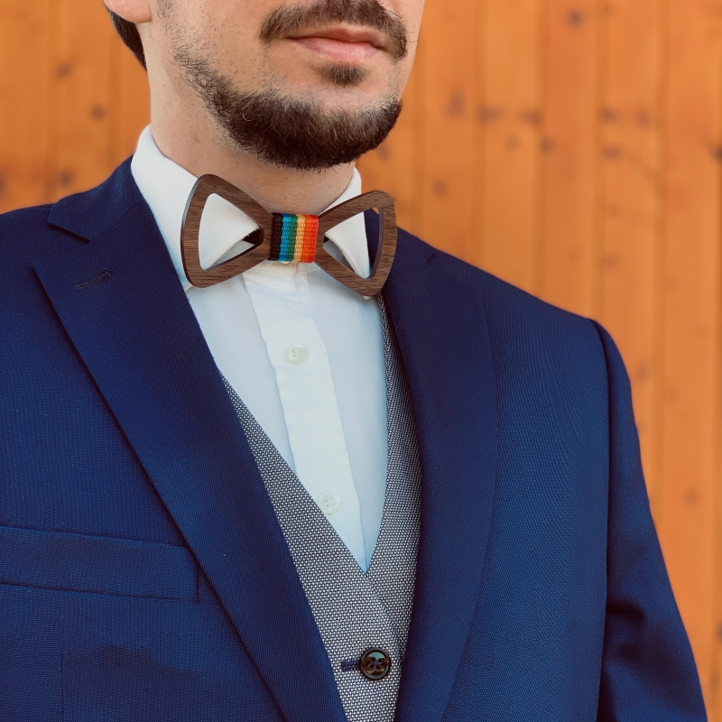 Dřevěný pánský motýlek Vrtule LGBT 