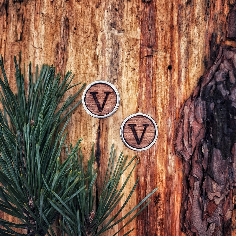 Dřevěné manžetové knoflíčky Wood Iniciál V