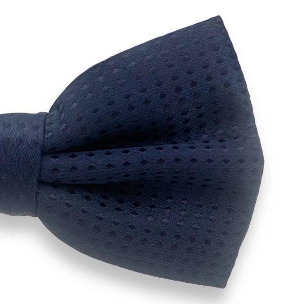 Tmavě modrý motýlek Dots