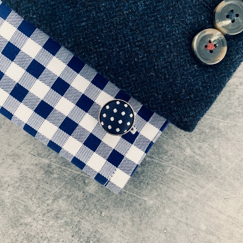 Tmavě modro - bílý set - motýlek + kapesník + manžetové knoflíčky Dots 