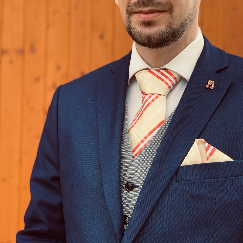 Brož Nota červená 