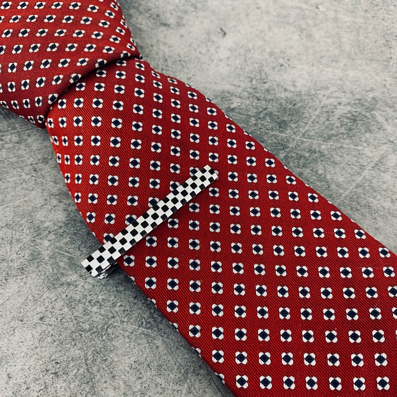 Stříbrno - černý set - spona na kravatu a manžetové knoflíčky Šachovnice 