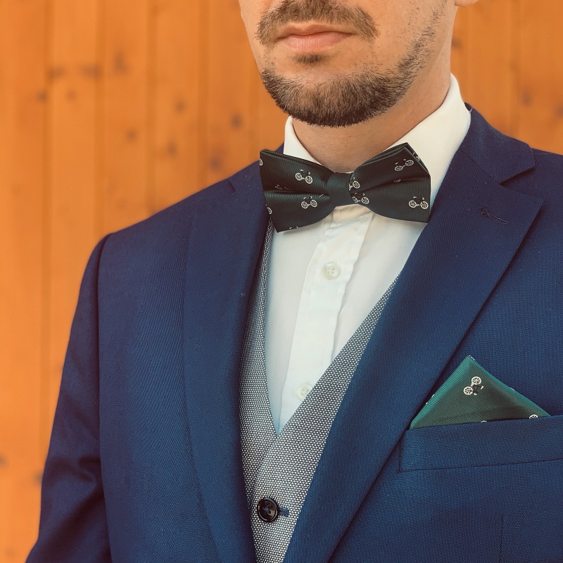 Zelený set kravata, motýlek a kapesník Silniční kolo 