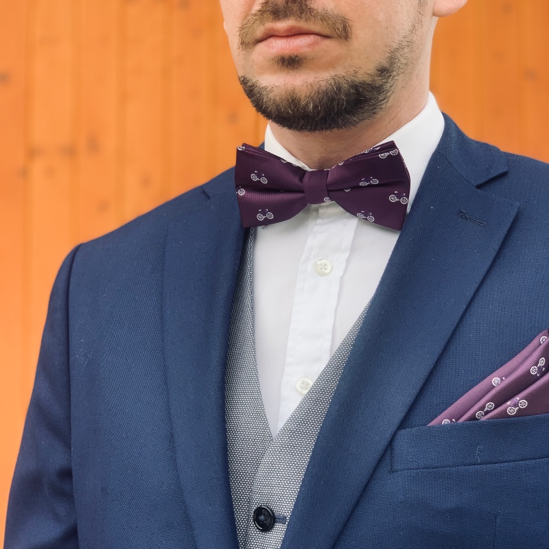 Fialový set kravata, motýlek a kapesník Silniční kolo