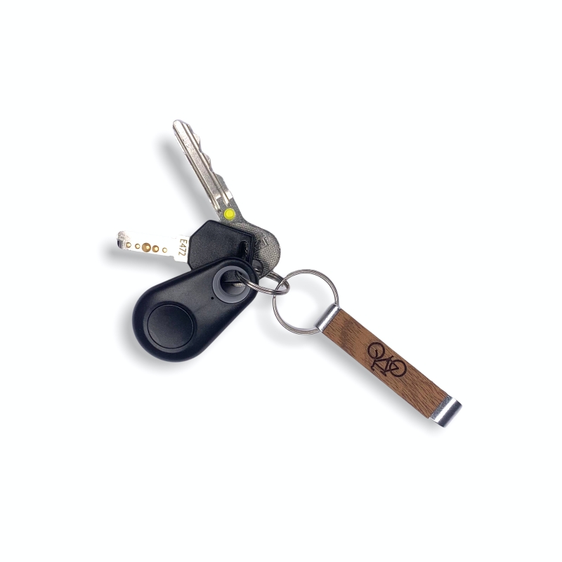 Dřevěná klíčenka Stick Kolo s otvírákem na pivo 