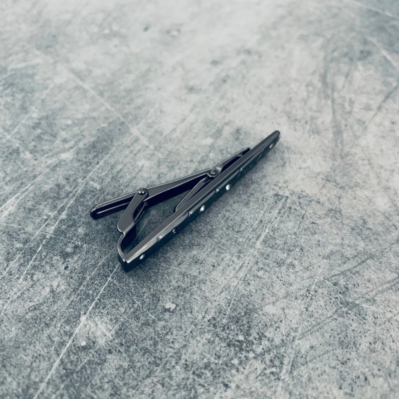 Šedá spona na kravatu Crystal Drop 