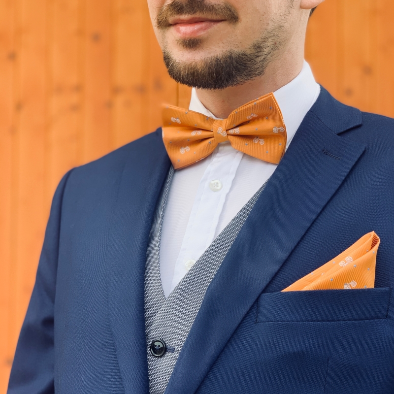 Oranžový set kravata, pánský i dětský motýlek a kapesník Kočár