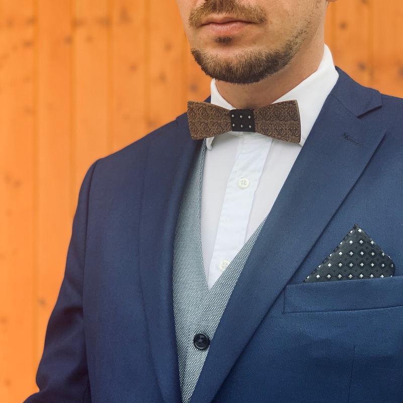 Dřevěný pánský motýlek Floral stars 