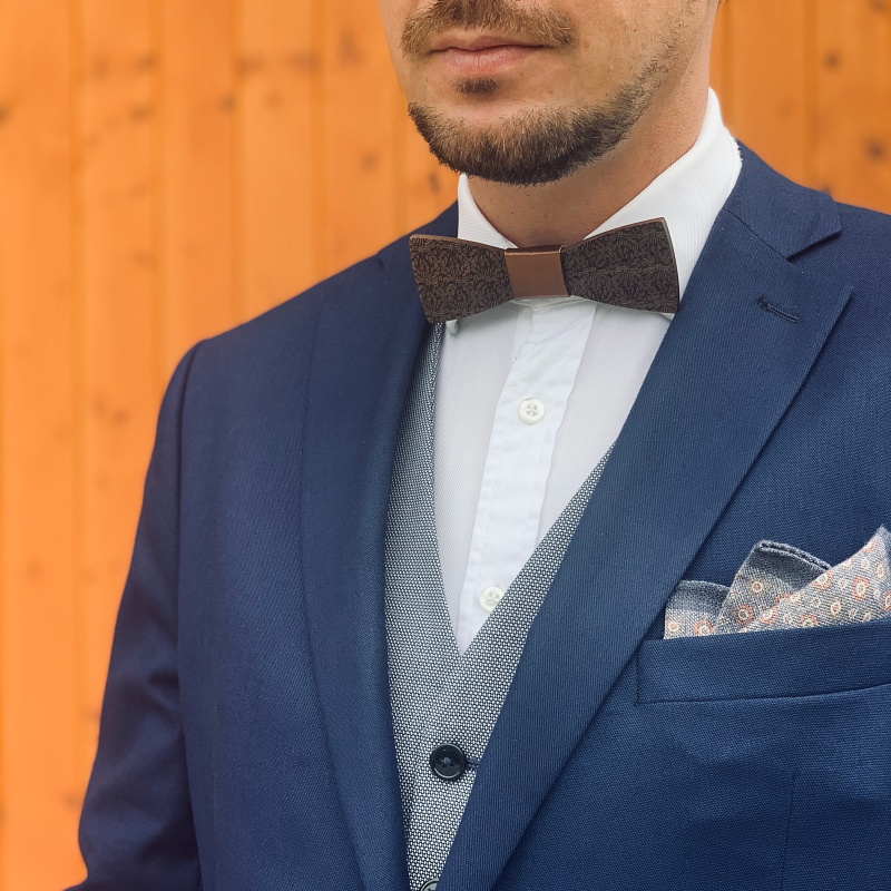 Dřevěný pánský motýlek Floral bronz 