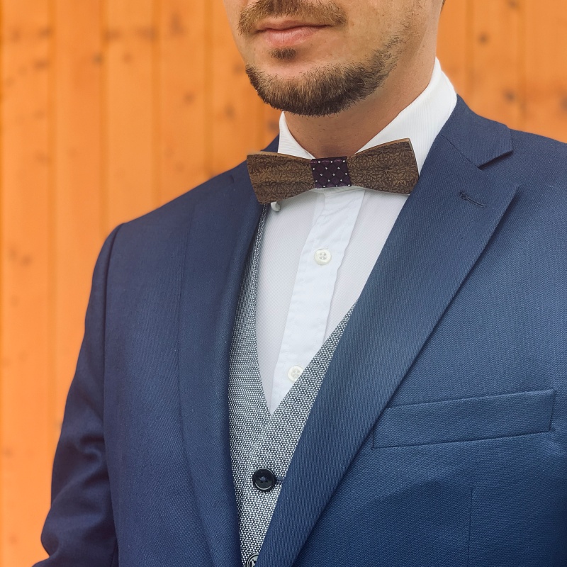 Dřevěný pánský motýlek Floral purple 