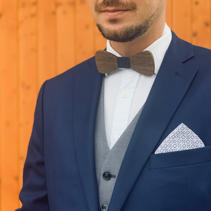 Dřevěný pánský motýlek Geo line