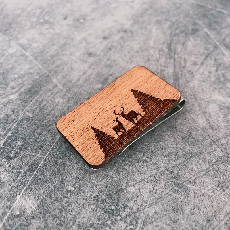 Dřevěná spona na peníze Wood Jeleni v lese