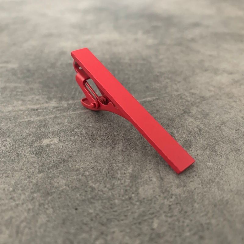 Červená matná spona na kravatu Matte - 5 cm 