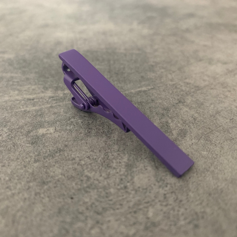 Fialová matná spona na kravatu Matte - 5 cm 