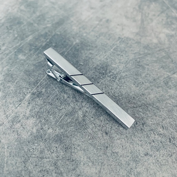 Spona na kravatu 3 Incision