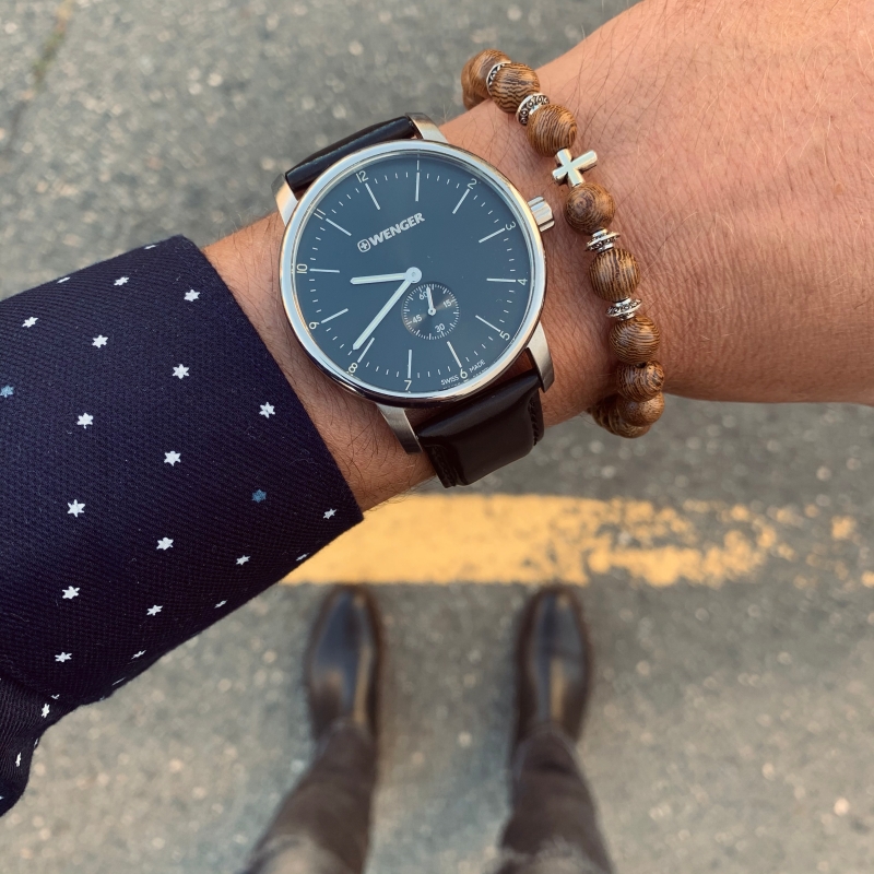 Hnědý náramek Křížek 