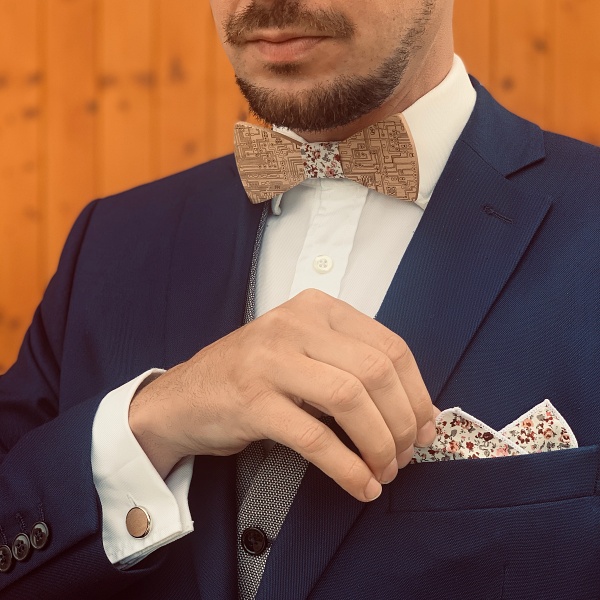 Dřevěný set - motýlek PC deska + manžetové knoflíčky + kapesník