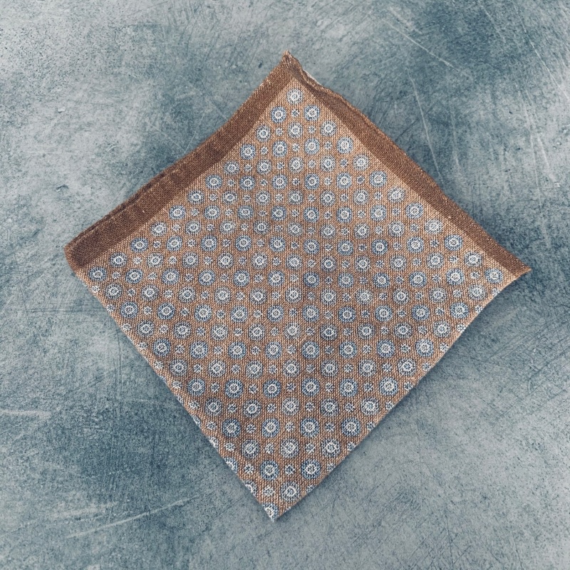 Hnědý kapesník do saka Blažek Circle 