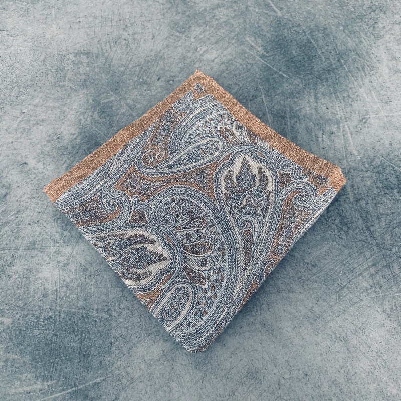 Hnědý kapesník do saka Blažek Paisley 