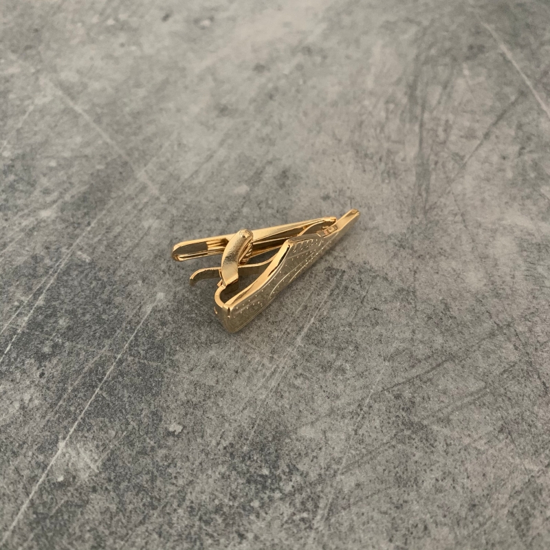 Zlatá spona na kravatu Bota 