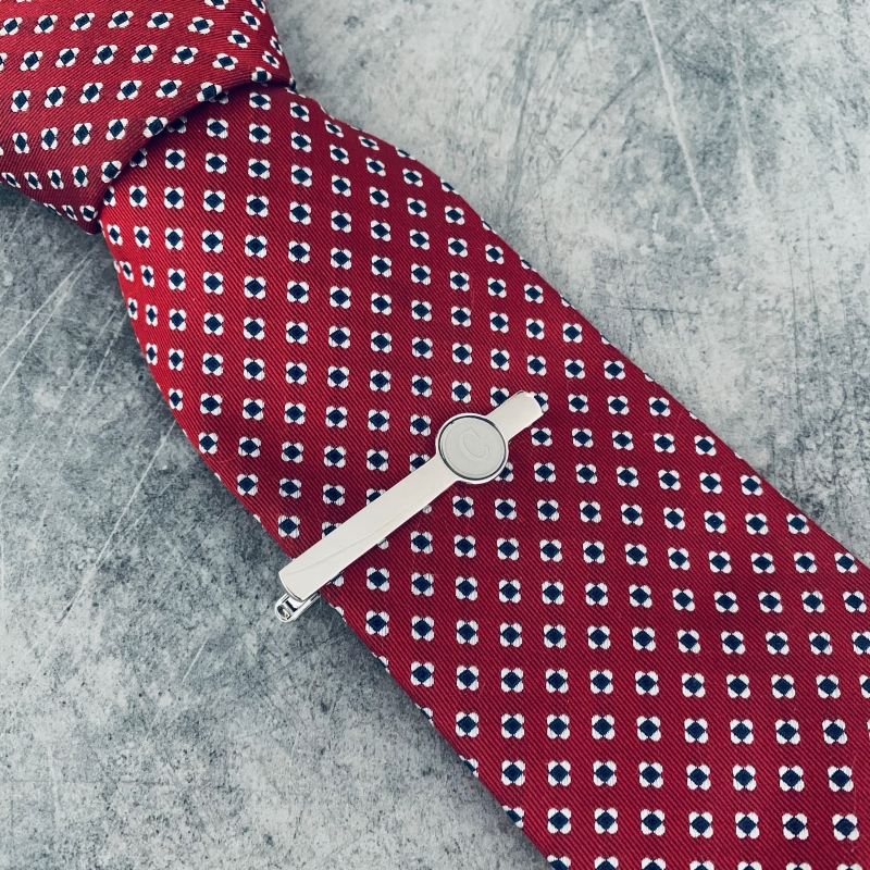 Stříbrný set - spona na kravatu a manžetové knoflíčky Iniciál C