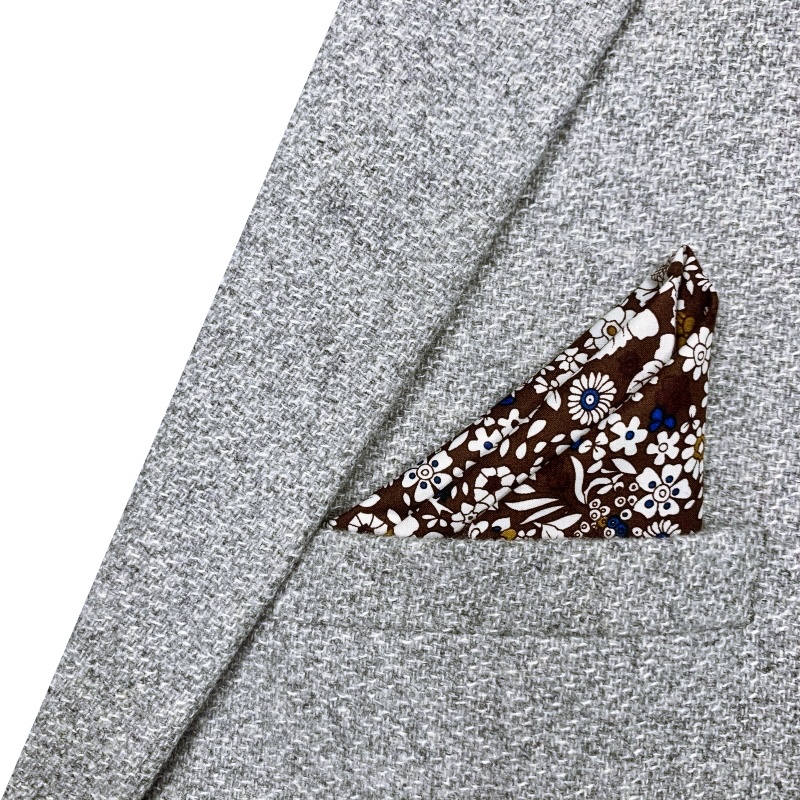 Hnědý kapesníček do saka Květiny 