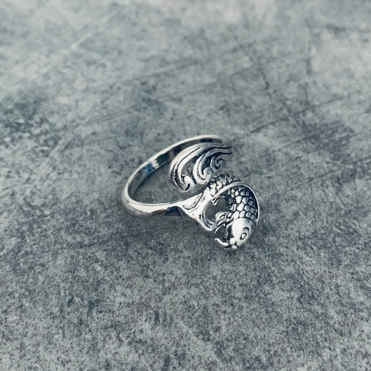 Stříbrno - černý prsten Ryba 